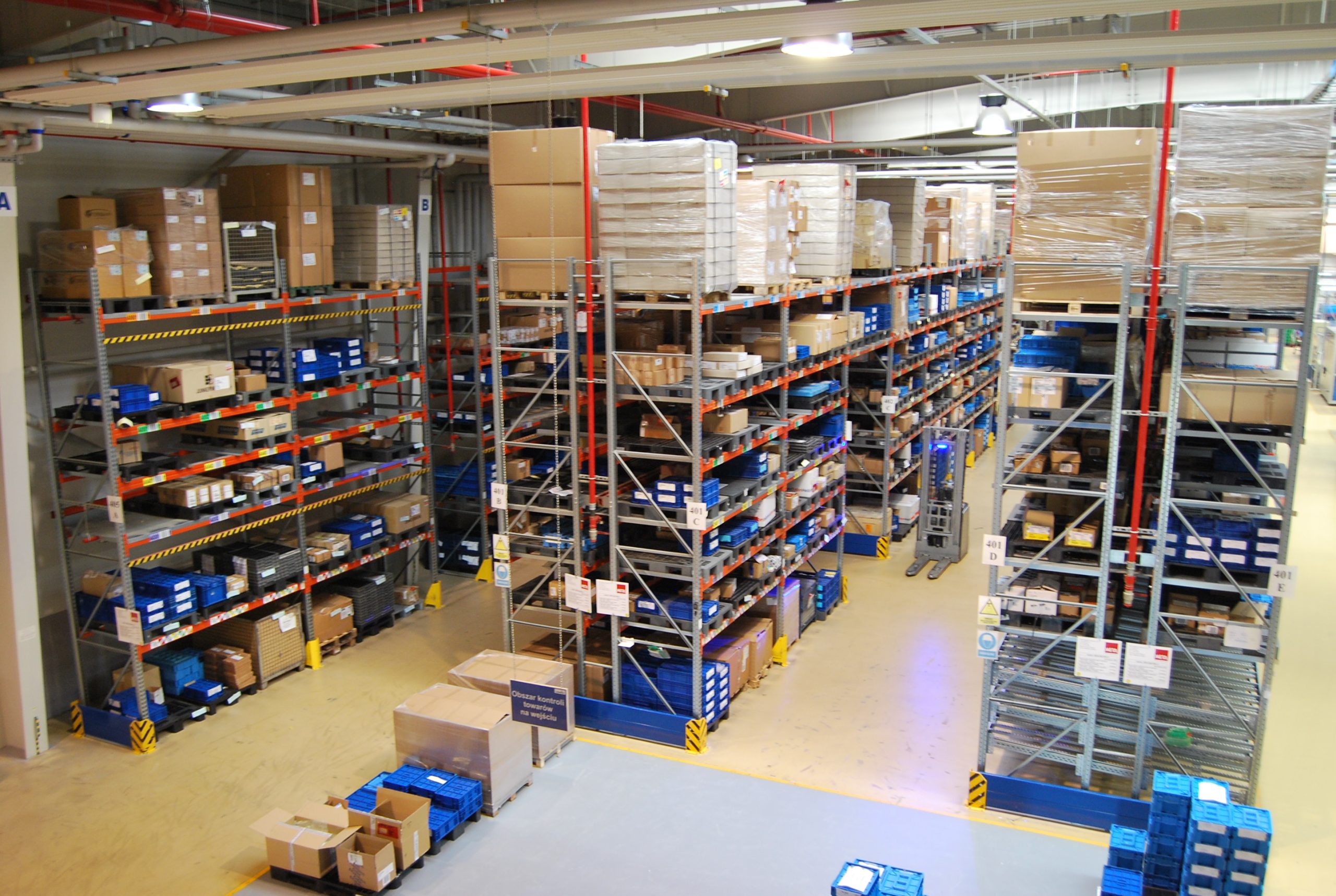 Regały paletowe w logistyce e-commerce