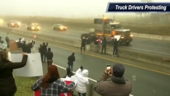 kanadyjski-protest-truckerow-przeciw-obowiazkowi-szczepien